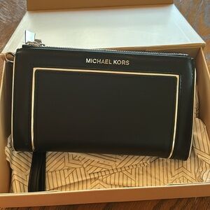 NEW MK Wristlet NIB with all tags